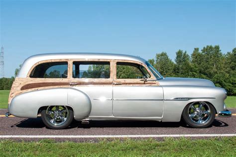 1951 CHEVROLET STYLELINE DELUXE CUSTOM STATION WAGON Side Profile