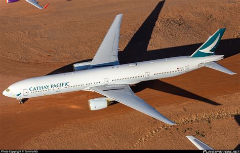 B HNW Cathay Pacific Boeing 777 31H Photo By TommyNG ID 1121957