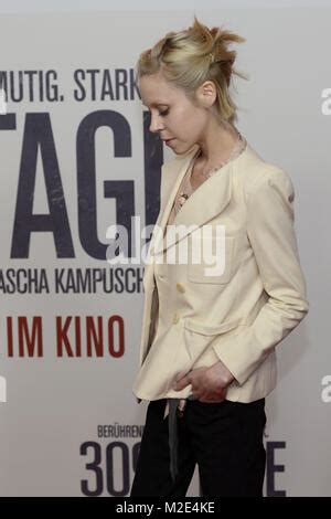 Schauspielerin Antonia Campbell Hughes Bei Der Berlin Premiere Des