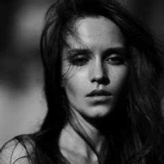 Hot Sexy Fenix Raya Bikini Pics