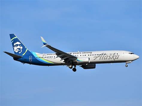 Alaska Air Hawaiian Merger Clears Doj Review