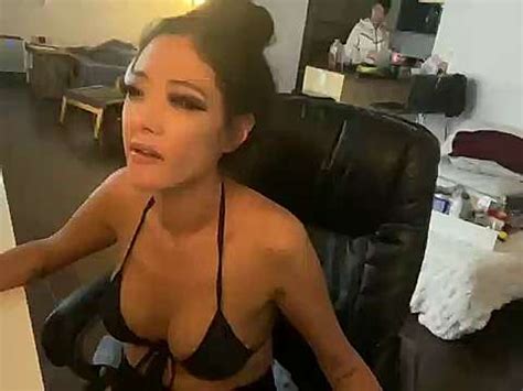 Ashleedee Naked Stripping On Cam For Live Sex Video Chat Gyrls