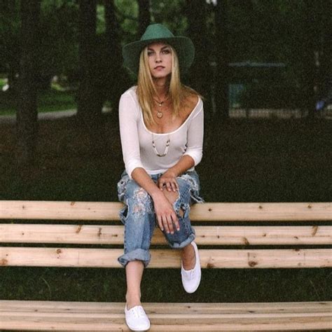 Sexy Hot Winny Clarke Bikini Pics