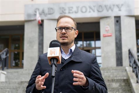 Marcin Kotowski z Trzeciej Drogi składa pozew wyborczy przeciwko W tle