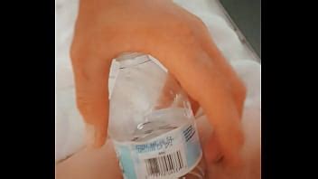 Water Bottle In Stretched Pussy XNXX