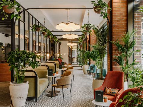 Voyagers Restaurant & Bar