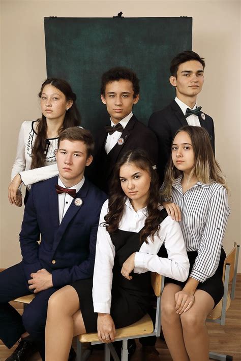 Выпускные альбомы. Набережные Челны. | Group photo poses, School ...