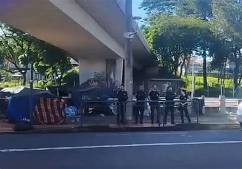 VEJA VÍDEO Três são presos por gatos de energia elétrica em avenida