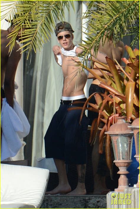 Justin Bieber Shirtless Underwear Clad In Miami Photo 2800350