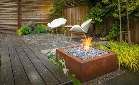 20 Modern Fire Pits That Will Ignite The Style Of Your Backyard