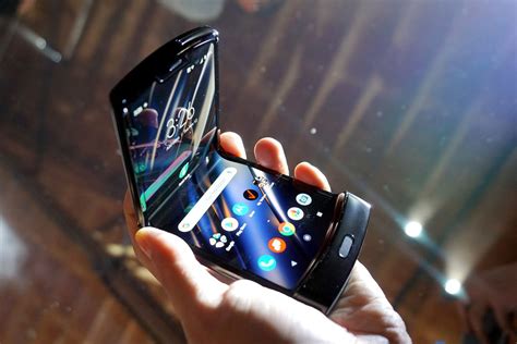 Motorola S New Razr Is The First Foldable Smartphone Worth Getting