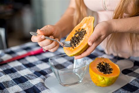 How To Eat A Papaya Tell If It S Ripe Food Revolution Network