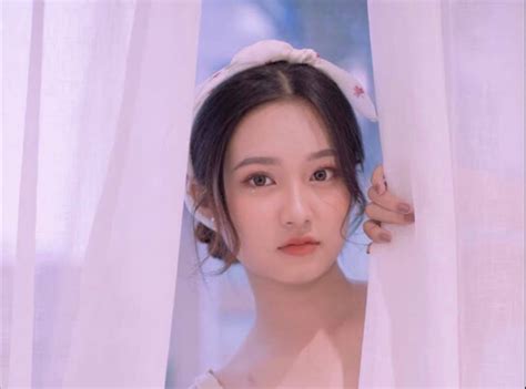 Hot girl phố núi khoe vẻ đẹp trong trẻo như sớm mai Báo Dân trí