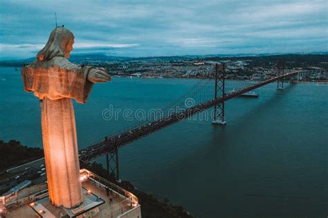 Cristo Rei Christ Statue Em Lisboa No Tempo De Nivelamento Vista A Rea