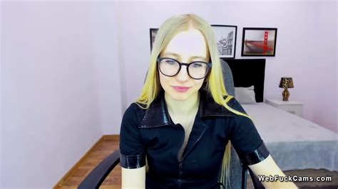 Small Tits Blonde Amateur Babe Poses On Webcam
