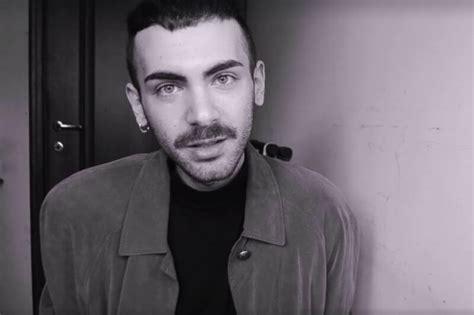 Diventa gay per salvare il pianeta la pubblicità progresso che mancava Gay it