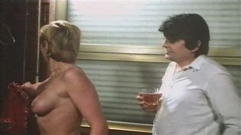 Naked Carole Pi Rac In Une Pouse Tout Faire