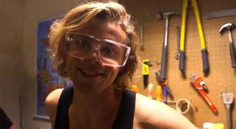 SOS Updates Shes Kinda Hot Behind The Scenes