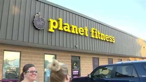 Man Does Yoga Naked In Planet Fitness YouTube