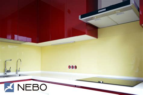 Однотонный фартук из стекла для кухни цвета Желтый Крайола в Москве