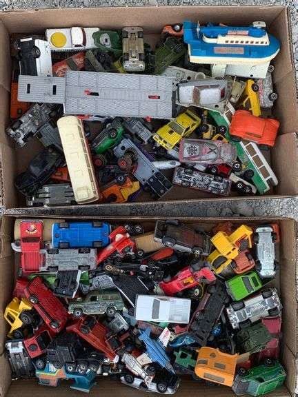 Vintage Diecast Cars, Trucks, and Planes - Delaware Auction Center