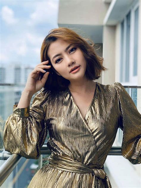 Chọn son màu nude nhưng cách trang điểm chưa phù hợp làm Ngọc Lan quá đỗi nhạt nhòa