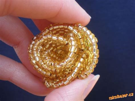 Новые розы из бисера. Мастер-класс