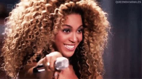 Beyonce Dancing GIF - Beyonce Dancing Laughing - Discover & Share GIFs