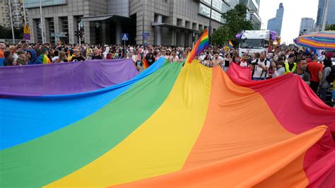 Dal Vaticano S Alla Benedizione Di Coppie Gay Ma Non Matrimonio