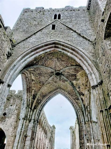 Legendary Rock of Cashel Castle, how to see it (2024)