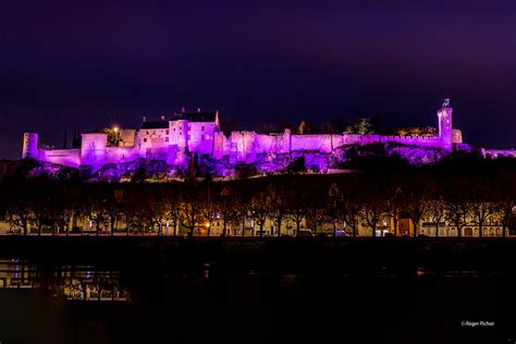 Info Tours EN IMAGES Découvrez le décor nocturne spécial Noël de la