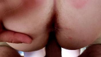 Baisée chaude et avec un petit doigt dans le cul XVIDEOS