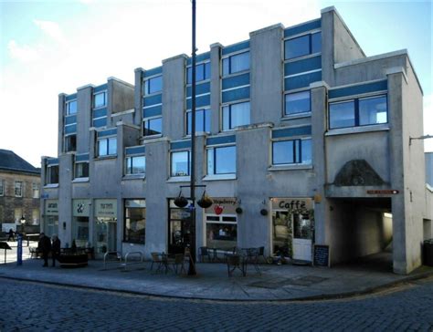 S Building At The Cross Richard Sutcliffe Geograph Britain And