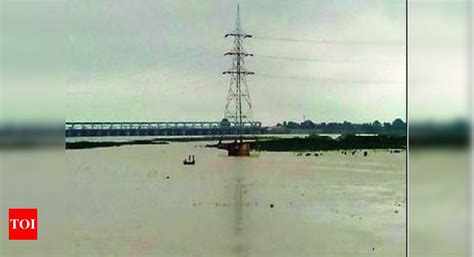 Water released from Narora dam, Ganga swells again | Kanpur News ...