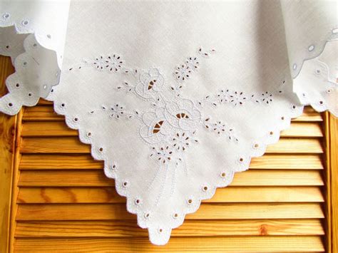 Косынка женская вышитая "Маки" в 2024 г | Косынки, Маки, Белые цветы