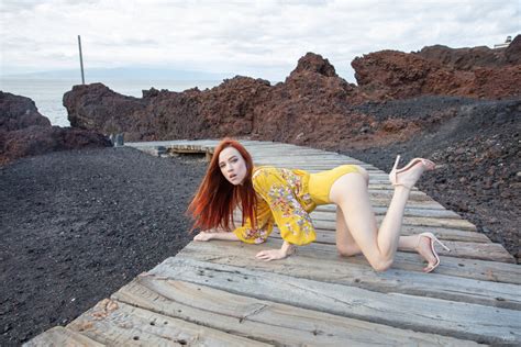 Sherice Walk In Yellow Porn Pic