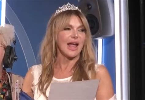 Lizzie Cundy Strips Off To Skimpy Lace Lingerie As She Celebrates Ascot In The Sun Daily Star