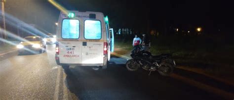 Motociclista resultó con heridas leves tras colisionar con un auto en