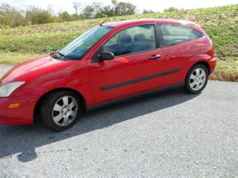 Buy Used 2004 Ford Focus Zx3 Hatchback 3 Door 20l In Seattle