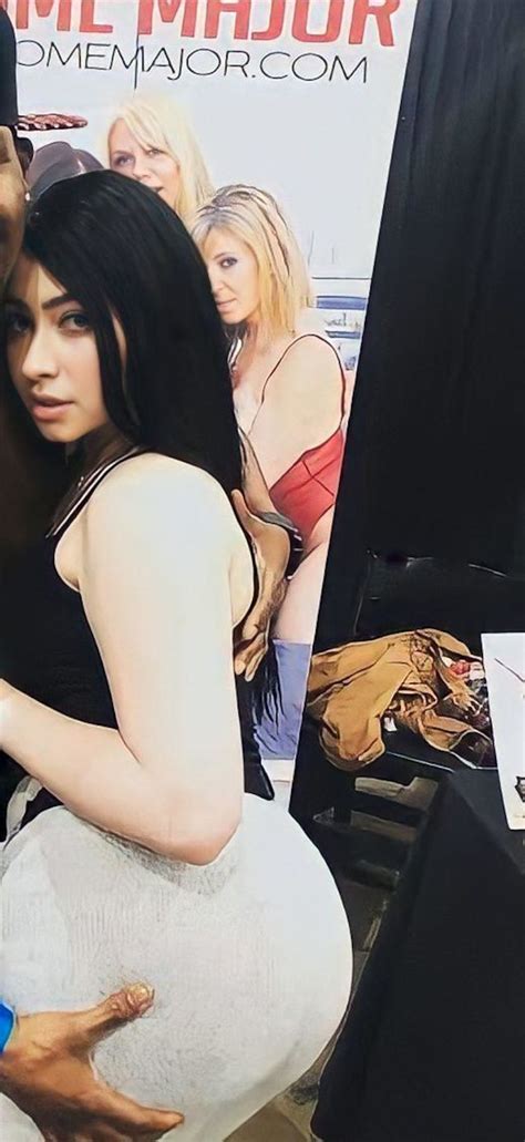 What S The Name Of This Big Ass Pale Teen 1 Reply 1372778 NameThatPorn