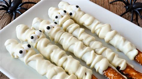 Easy 3-Ingredient Halloween Treats That’re So Simple It’s Frightening ...