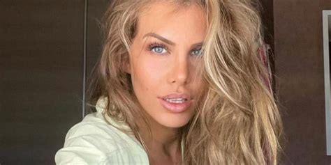 Photo Adixia Prend La Pose En Bikini Ses Abonn S Ont Un Gros Coup De Chaud Voici