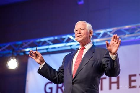 ЗАКОНЫ ВСЕЛЕННОЙ ОТ БРАЙАНА ТРЕЙСИ Брайан Трейси — мировой эксперт в ...