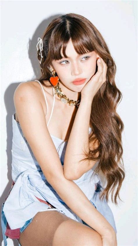 Bini Maloi Pretty People Pretty Brunette Fake Photo Short Hair