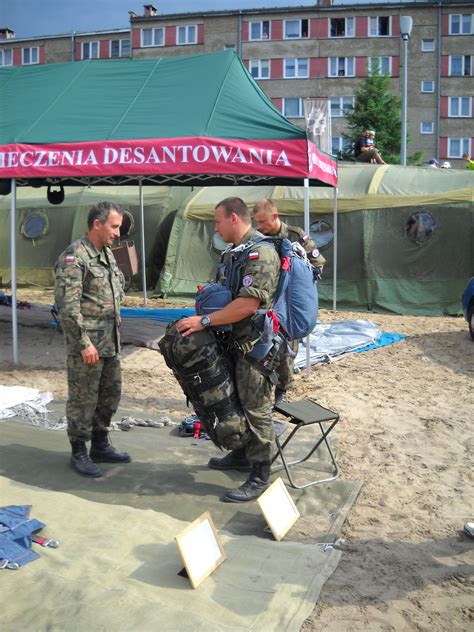 Galeria Zdj Nowa D Ba Militariada Polska Niezwyk A