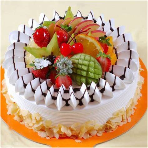 Pin on Cakes 1 | Fruity cake, Fresh cake, Cake desserts