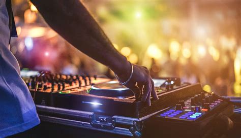 5 Tips for Choosing the Best Disc Jockeys in Chicago