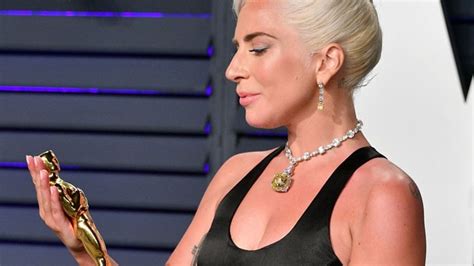 Lady Gagas 30 Million Necklace At The Oscars