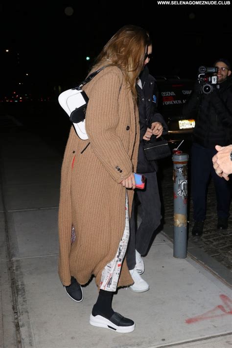 Gigi Hadid No Source Sexy Babe Posing Hot Celebrity Beautiful Shameless Celebrities