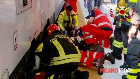 Milano Incidente Nella Stazione Di Legnano Ragazzo Di 19 Anni